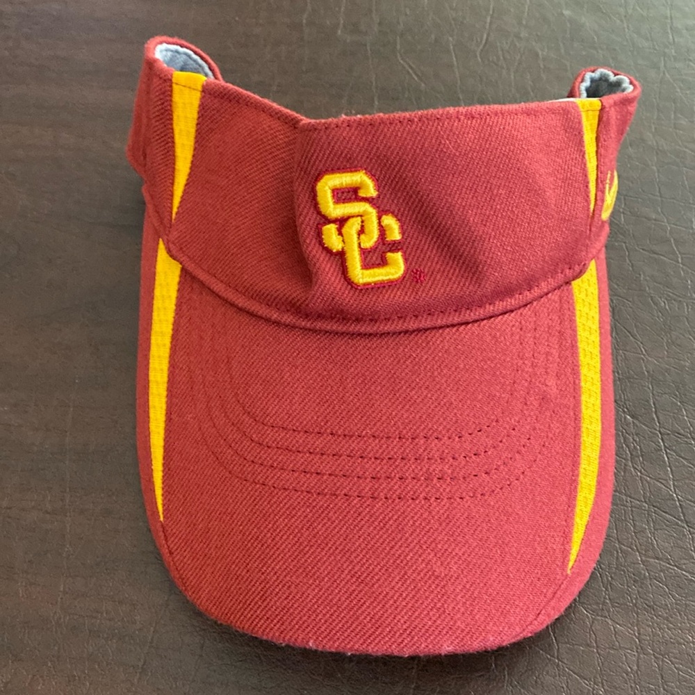 USC Trojans Nike adjustable visor - Cardinal. One size.